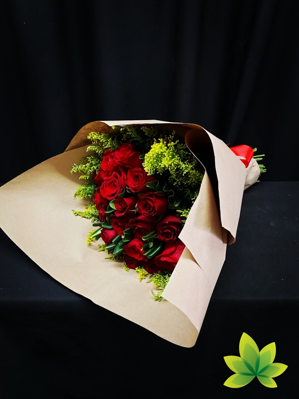 Ramo de 24 rosas rojas - Imagen 3